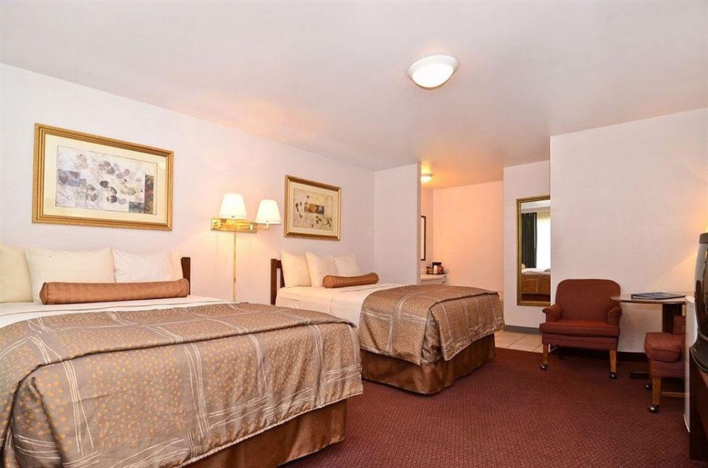 Magnuson Hotel מניטו ספרינגס מראה חיצוני תמונה