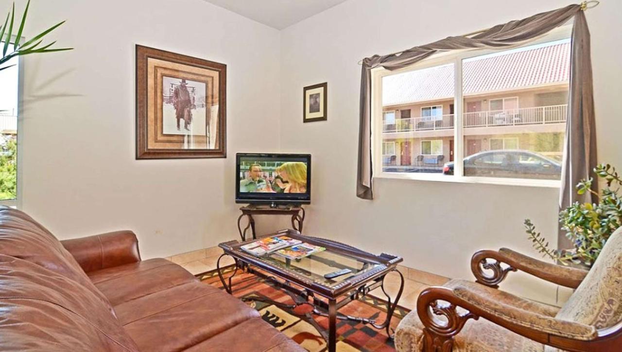 Magnuson Hotel מניטו ספרינגס מראה חיצוני תמונה