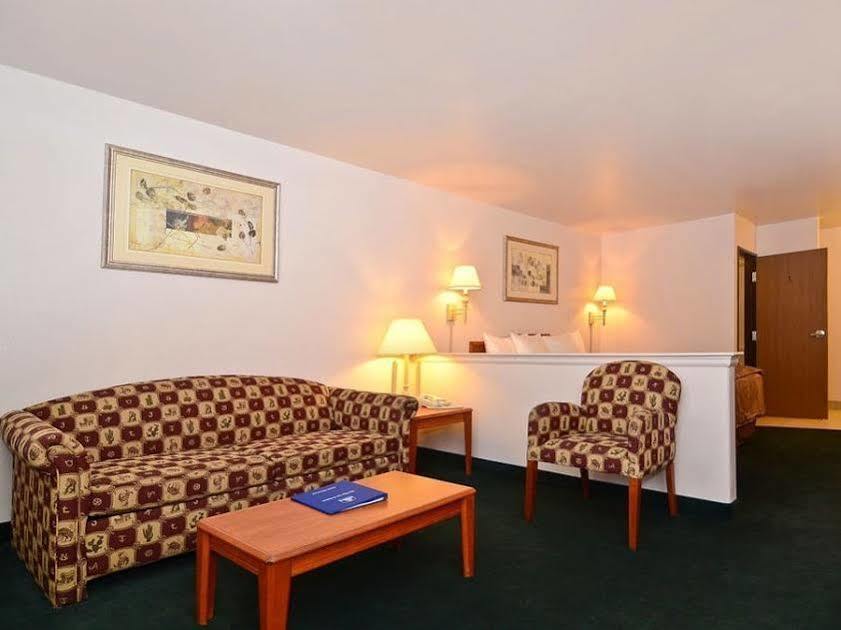 Magnuson Hotel מניטו ספרינגס מראה חיצוני תמונה