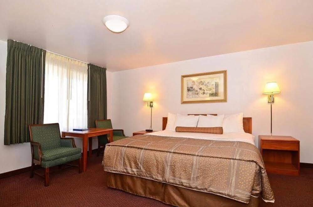 Magnuson Hotel מניטו ספרינגס מראה חיצוני תמונה